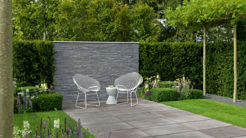 Stonemarket Dorian garden paving in grey